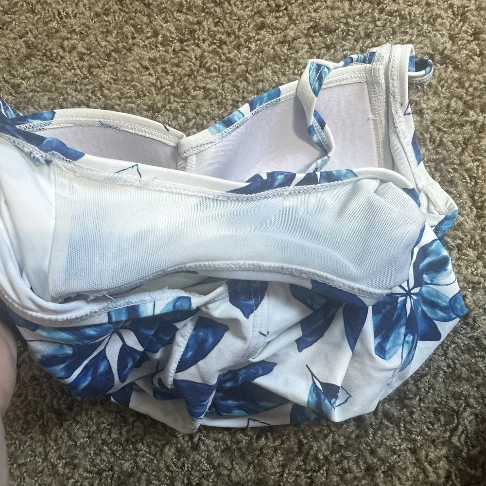 Niptuck Swim 4 Bathing Suit One Piece Tummy Slimming Blue Floral built in bra - Picture 6 of 6